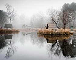 Металлическую фигуру коня заметили в Курске на Триумфальной арке